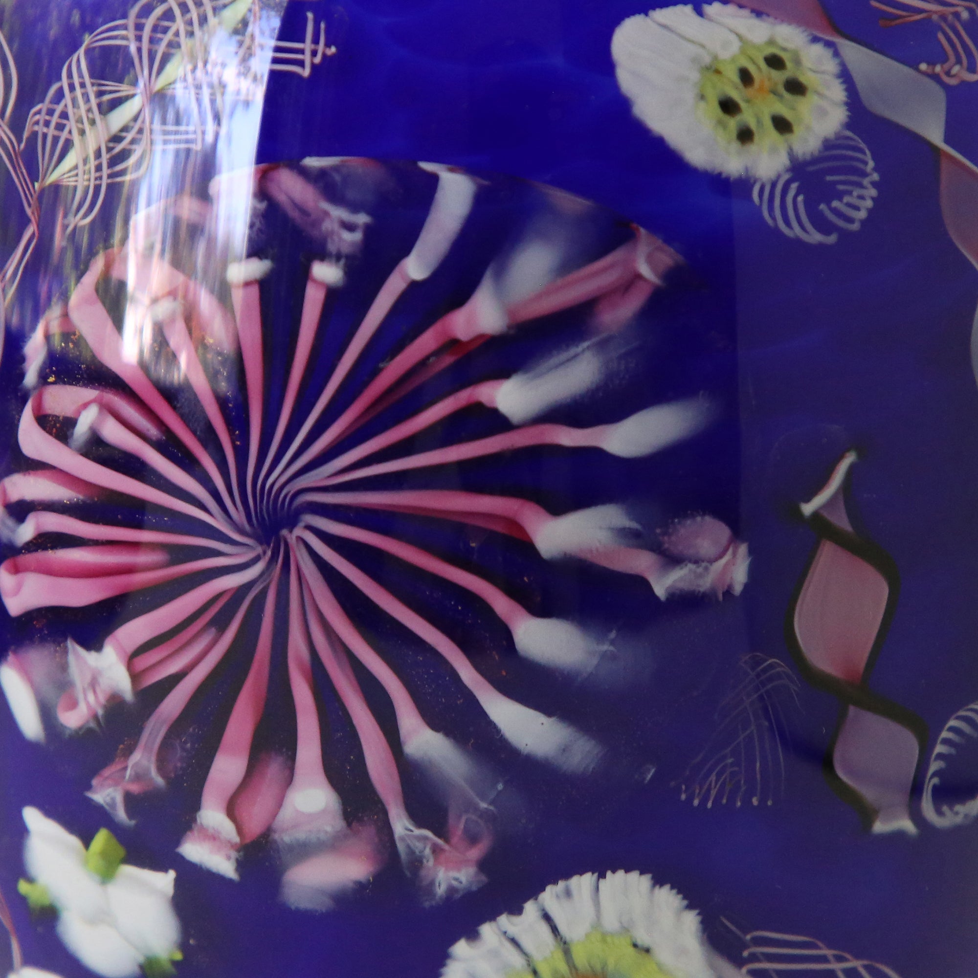 Load image into Gallery viewer, blue glass vase made by using filigree and ribbon glass rods