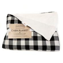 Charger l&#39;image dans la galerie, black and white checkered blanket with white underside